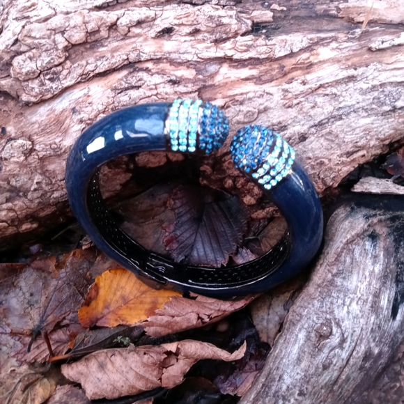 Jewelry - Swarovski? 🥶 Blue Bangle 💙 Bracelet 🧊💎